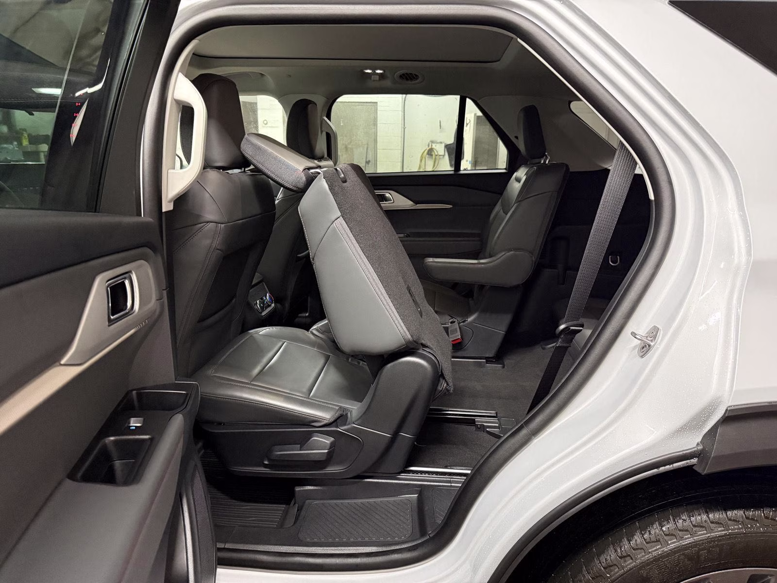 2026 Space White Metallic Ford Explorer Active w/200A Pkg 4X4 SUV