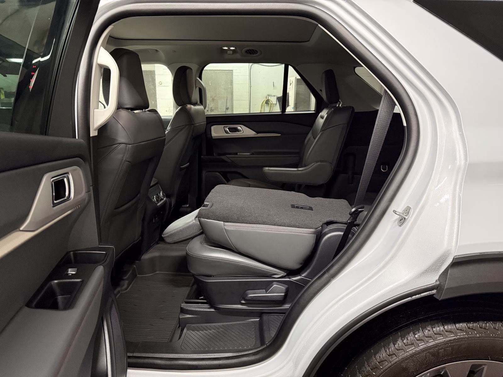 2026 Space White Metallic Ford Explorer Active w/200A Pkg 4X4 SUV