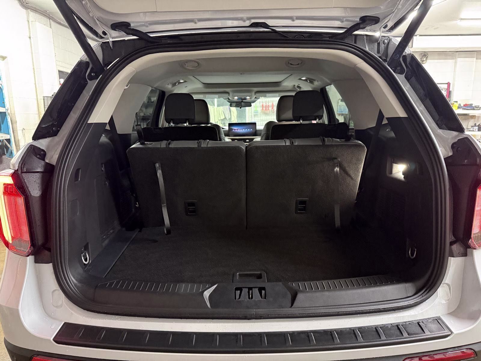 2026 Space White Metallic Ford Explorer Active w/200A Pkg 4X4 SUV