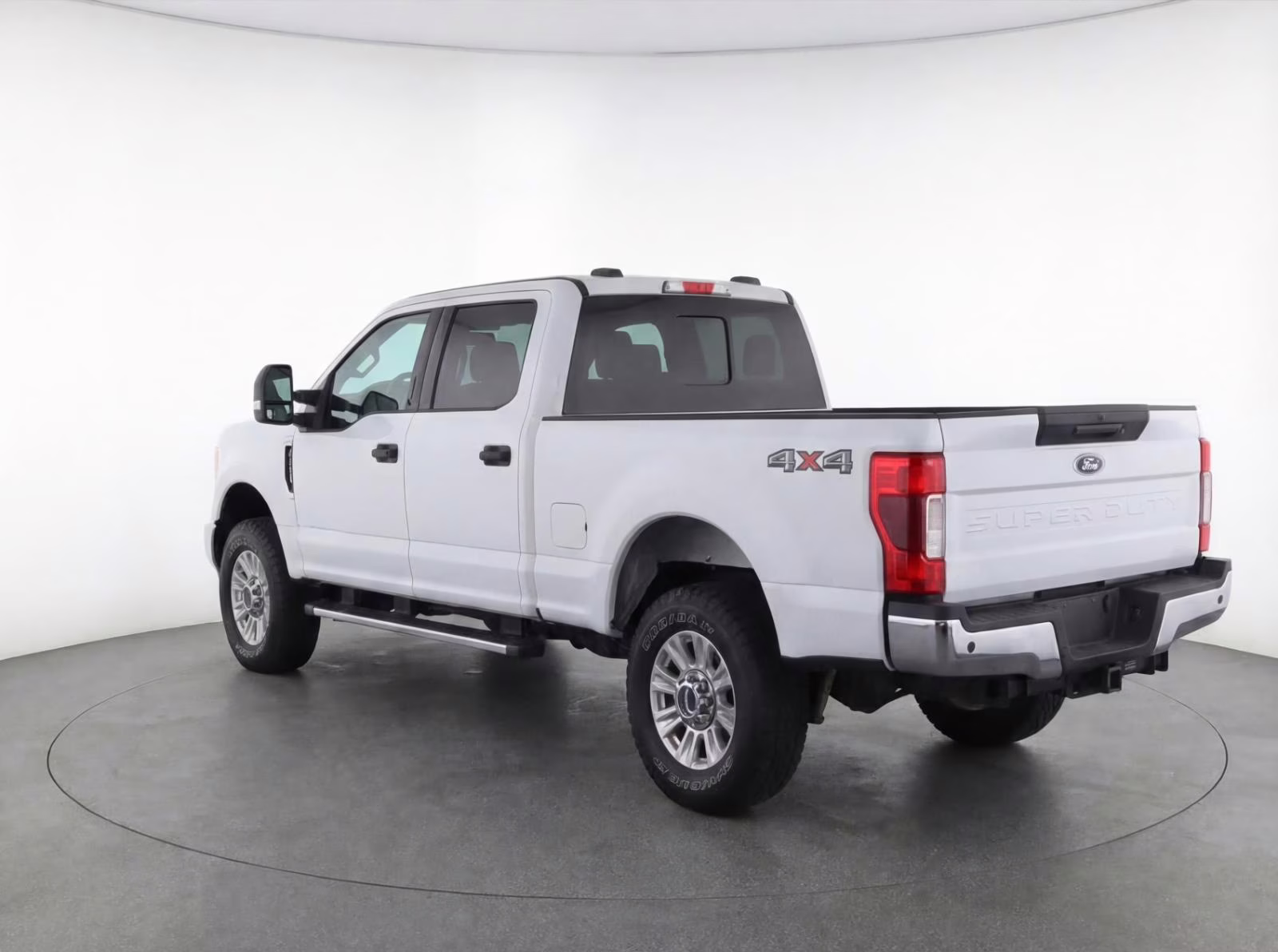 2020 Oxford White Ford Super Duty F-350 SRW XLT 4X4 Truck