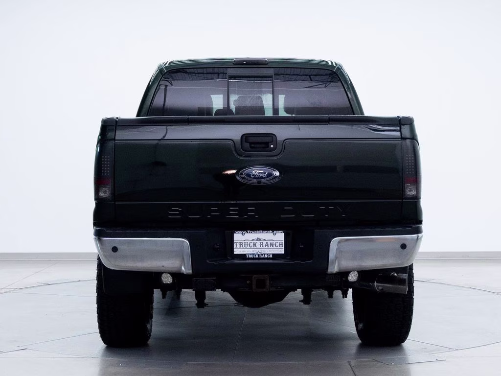 2016 Gray Ford Super Duty F-350 SRW Lariat 4X4 Truck