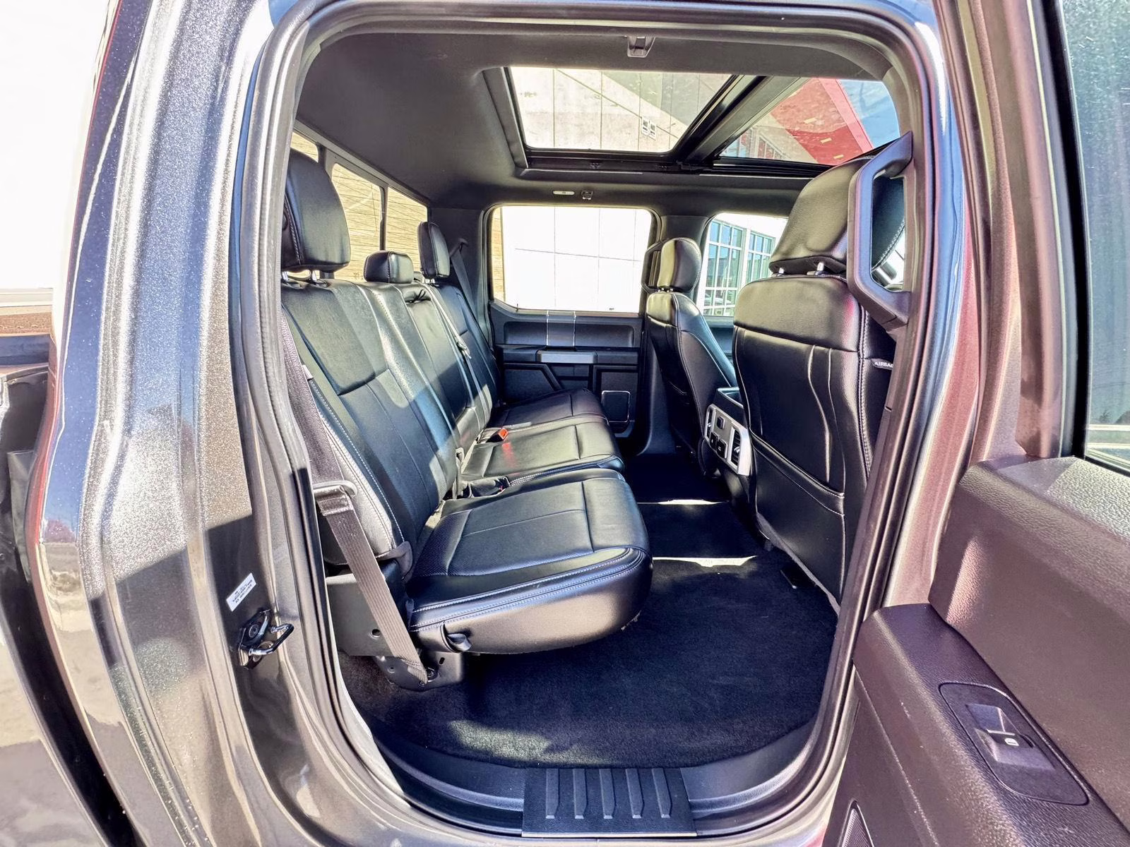 2019 Magnetic Ford F-150 LARIAT 4X4 Truck