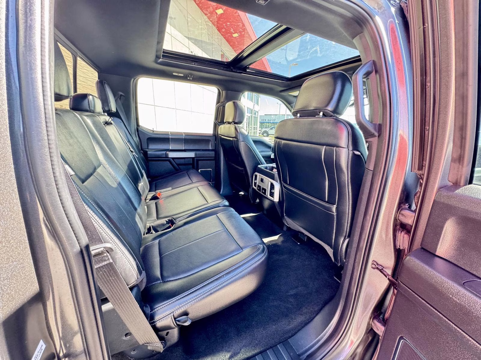 2019 Magnetic Ford F-150 LARIAT 4X4 Truck