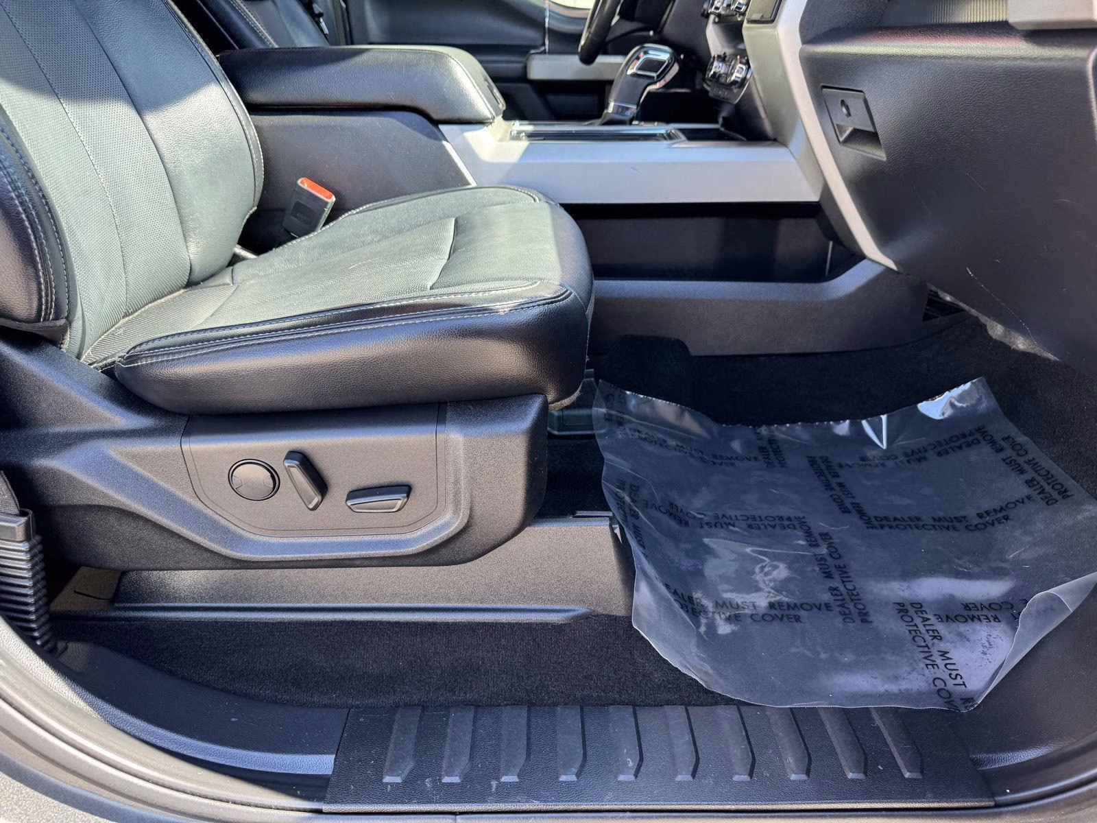 2019 Magnetic Ford F-150 LARIAT 4X4 Truck