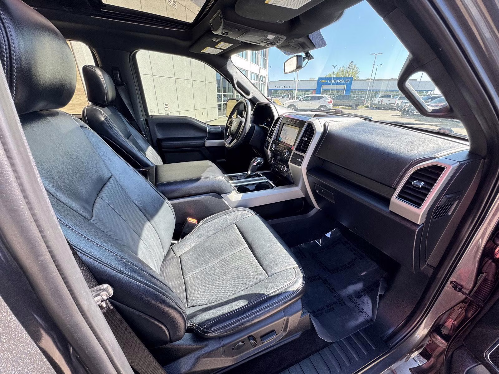 2019 Magnetic Ford F-150 LARIAT 4X4 Truck