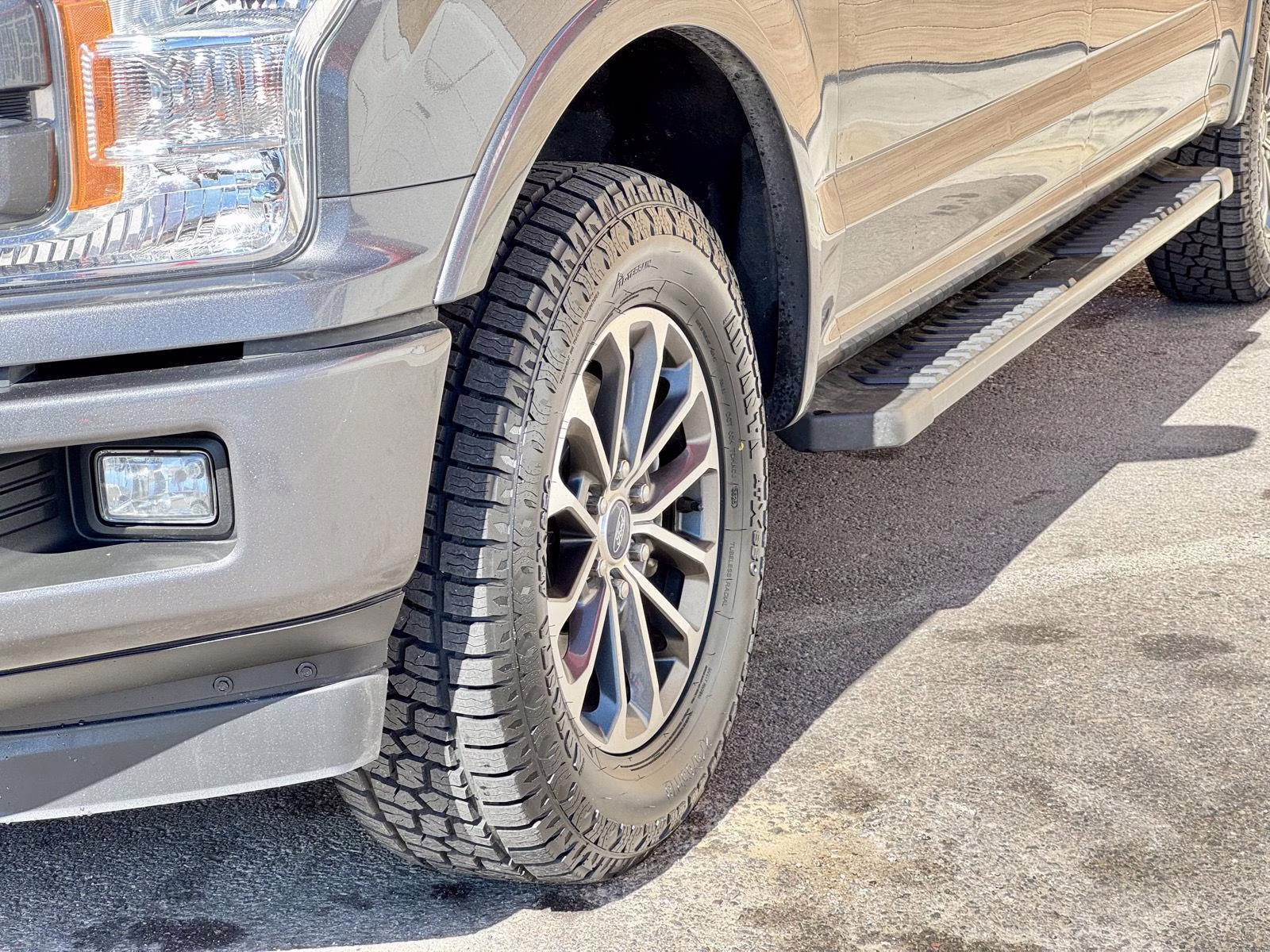 2019 Magnetic Ford F-150 LARIAT 4X4 Truck