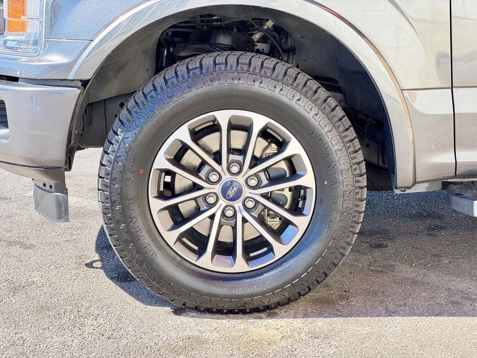 2019 Magnetic Ford F-150 LARIAT 4X4 Truck