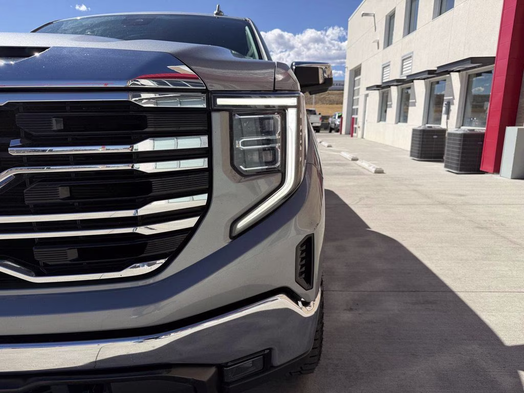 2023 Sterling Metallic GMC Sierra 1500 SLT 4X4 Truck