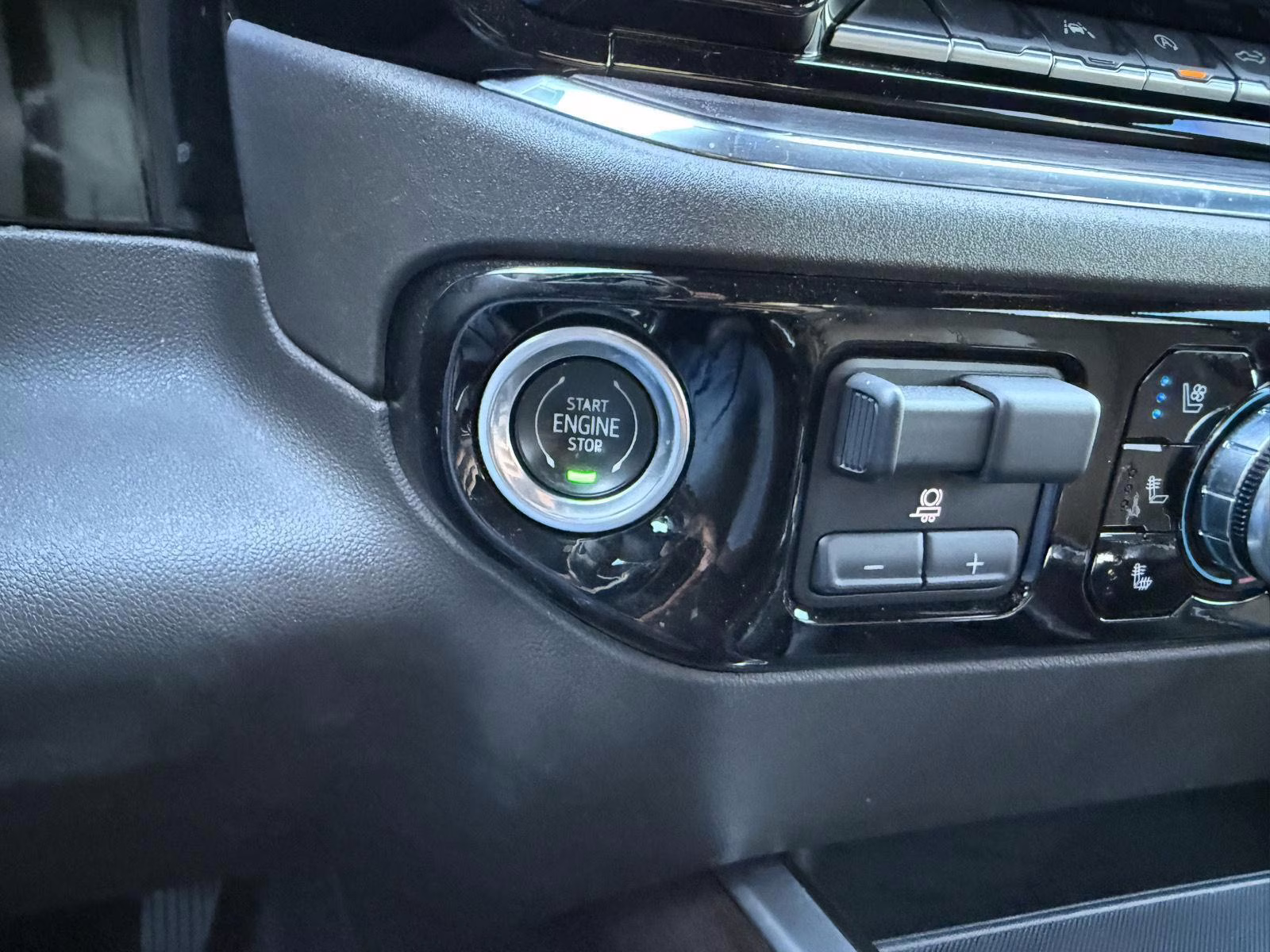 2023 Sterling Metallic GMC Sierra 1500 SLT 4X4 Truck