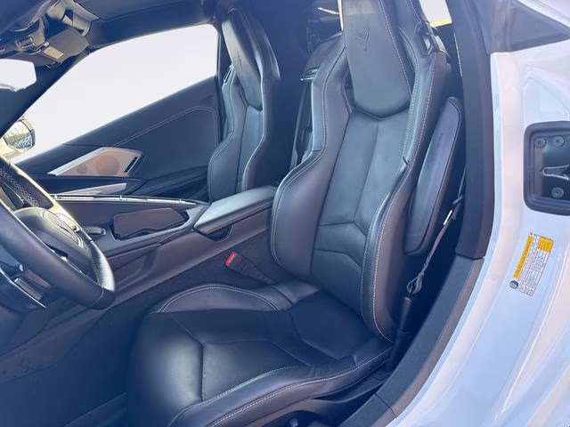 2021 Arctic White Chevrolet Corvette Stingray RWD Coupe