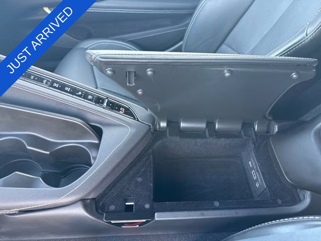 2021 Arctic White Chevrolet Corvette Stingray RWD Coupe