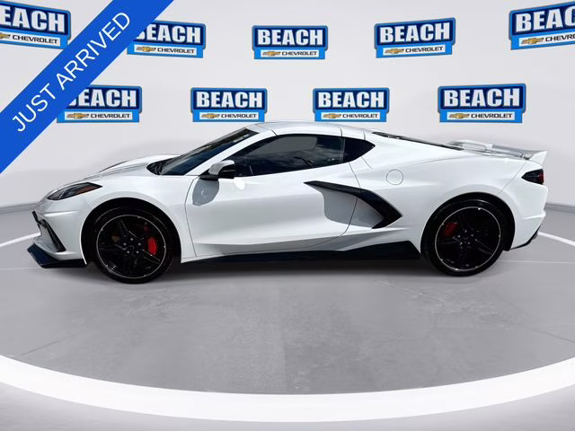 2021 Arctic White Chevrolet Corvette Stingray RWD Coupe