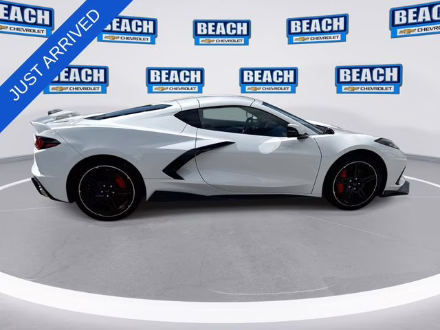 2021 Arctic White Chevrolet Corvette Stingray RWD Coupe