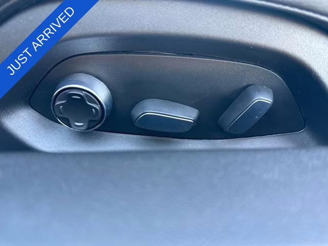 2021 Arctic White Chevrolet Corvette Stingray RWD Coupe