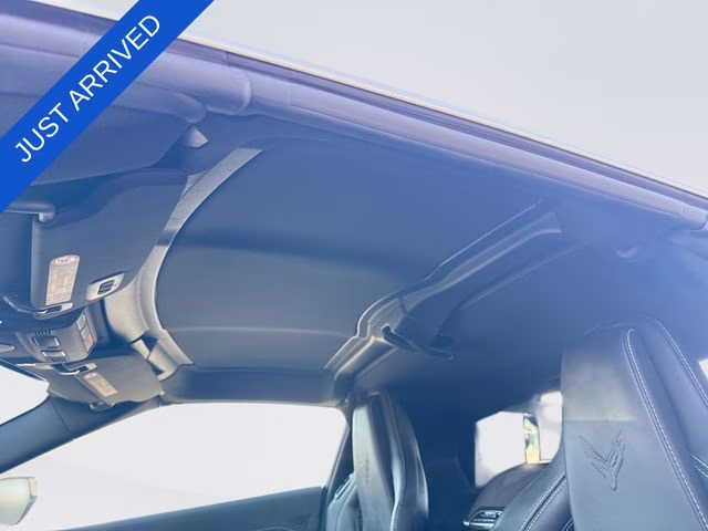 2021 Arctic White Chevrolet Corvette Stingray RWD Coupe