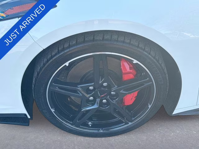 2021 Arctic White Chevrolet Corvette Stingray RWD Coupe