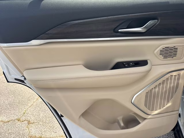 2026 Bright White Clearcoat Jeep Grand Cherokee Limited RWD SUV