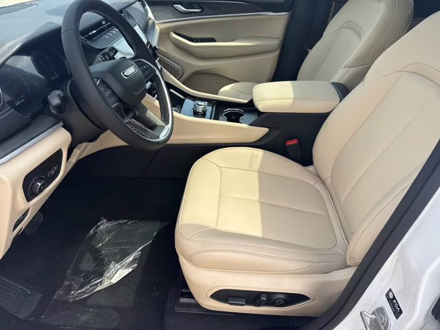 2026 Bright White Clearcoat Jeep Grand Cherokee Limited RWD SUV