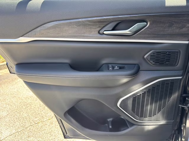 2026 Baltic Gray Metallic Clearcoat Jeep Grand Cherokee Limited 4X4 SUV