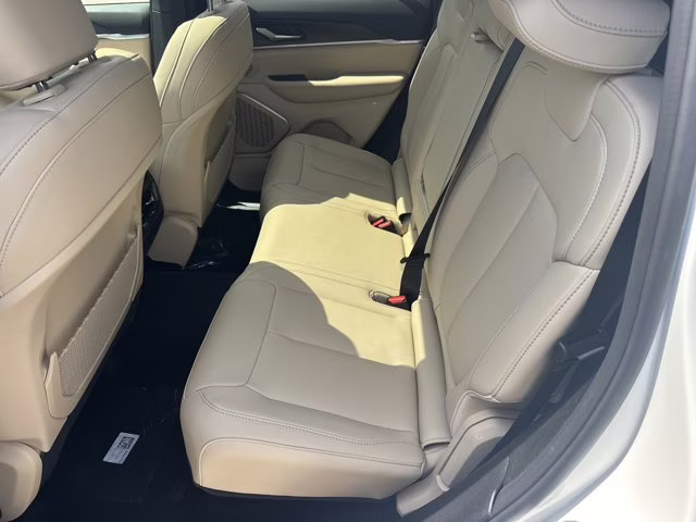 2026 Bright White Clearcoat Jeep Grand Cherokee Limited RWD SUV