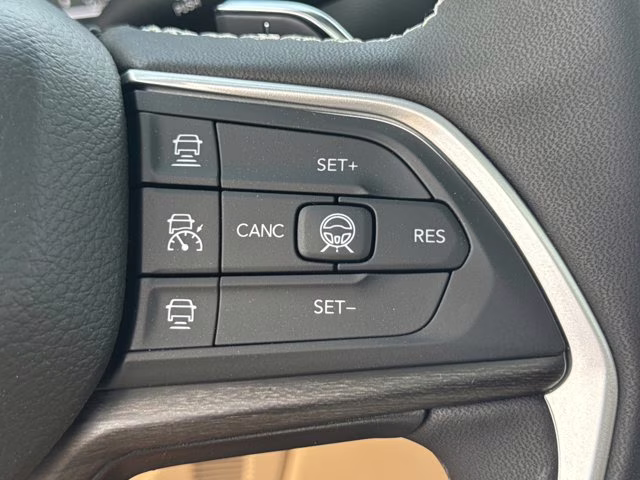 2026 Bright White Clearcoat Jeep Grand Cherokee Limited RWD SUV