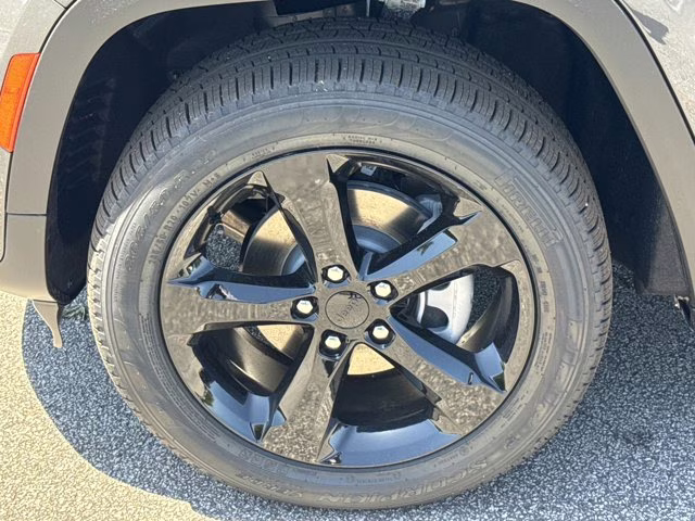 2026 Baltic Gray Metallic Clearcoat Jeep Grand Cherokee Limited 4X4 SUV