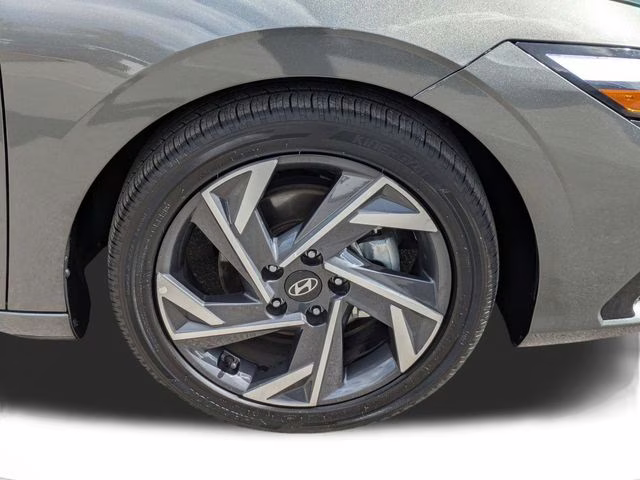 2025 Amazon Gray Hyundai Elantra SEL Convenience FWD Sedan