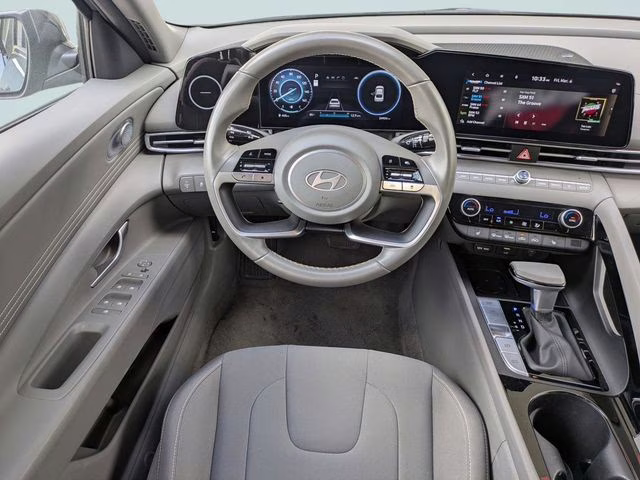 2025 Amazon Gray Hyundai Elantra SEL Convenience FWD Sedan