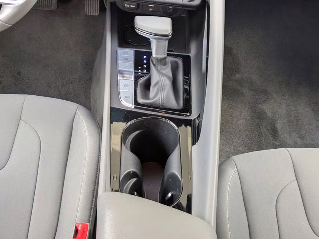 2025 Amazon Gray Hyundai Elantra SEL Convenience FWD Sedan