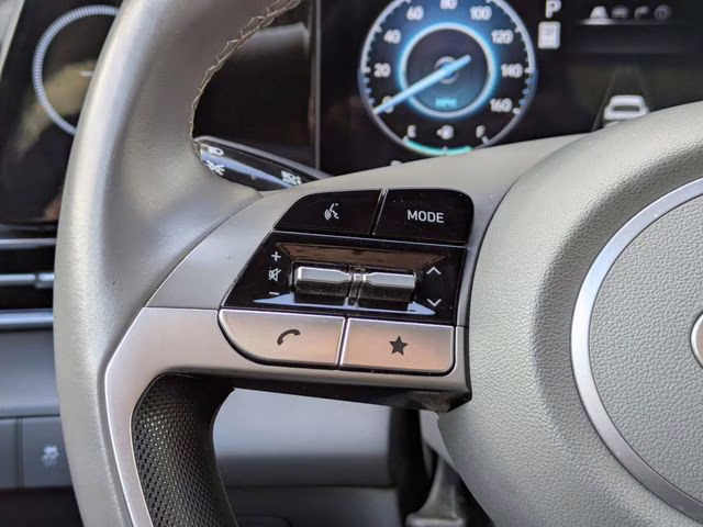 2025 Amazon Gray Hyundai Elantra SEL Convenience FWD Sedan