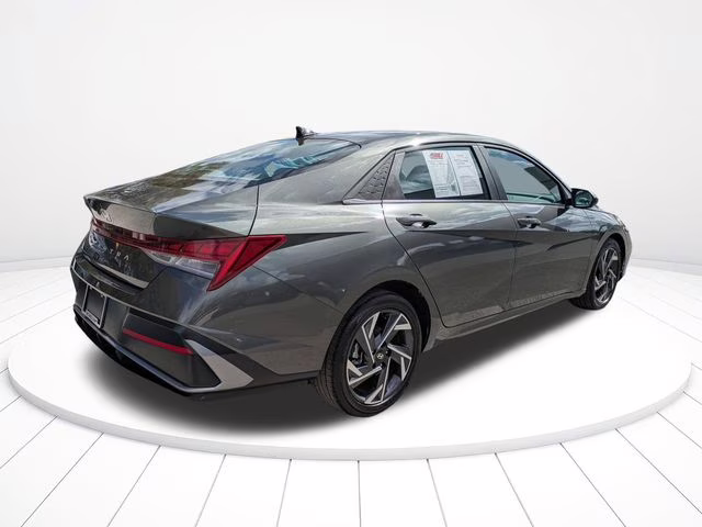 2025 Amazon Gray Hyundai Elantra SEL Convenience FWD Sedan