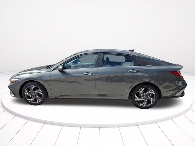 2025 Amazon Gray Hyundai Elantra SEL Convenience FWD Sedan