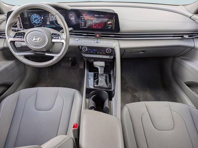 2025 Amazon Gray Hyundai Elantra SEL Convenience FWD Sedan