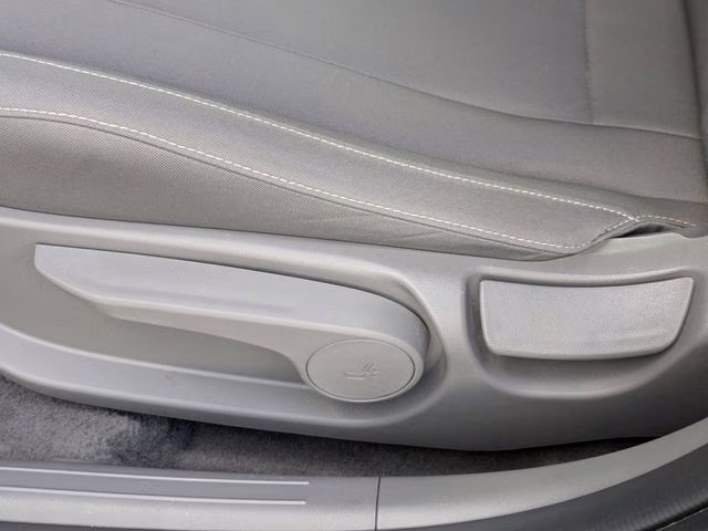 2025 Amazon Gray Hyundai Elantra SEL Convenience FWD Sedan