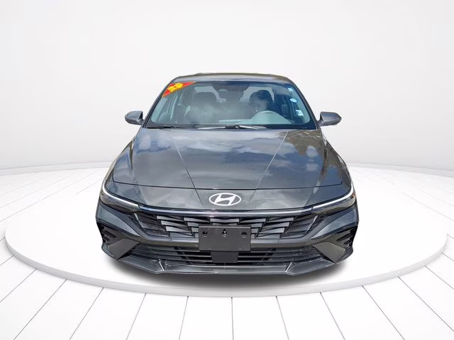 2025 Amazon Gray Hyundai Elantra SEL Convenience FWD Sedan