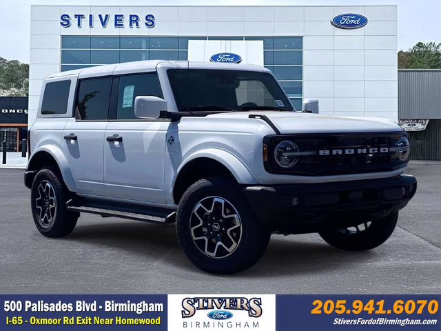 2026 Oxford White Ford Bronco Outer Banks 4X4 SUV