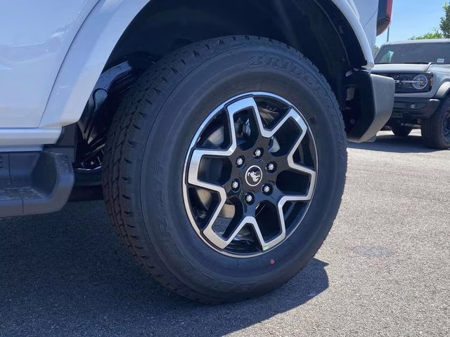 2026 Oxford White Ford Bronco Outer Banks 4X4 SUV