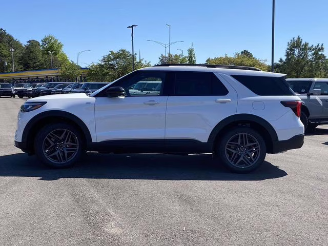 2026 White Ford Explorer ST-Line 4X4 SUV
