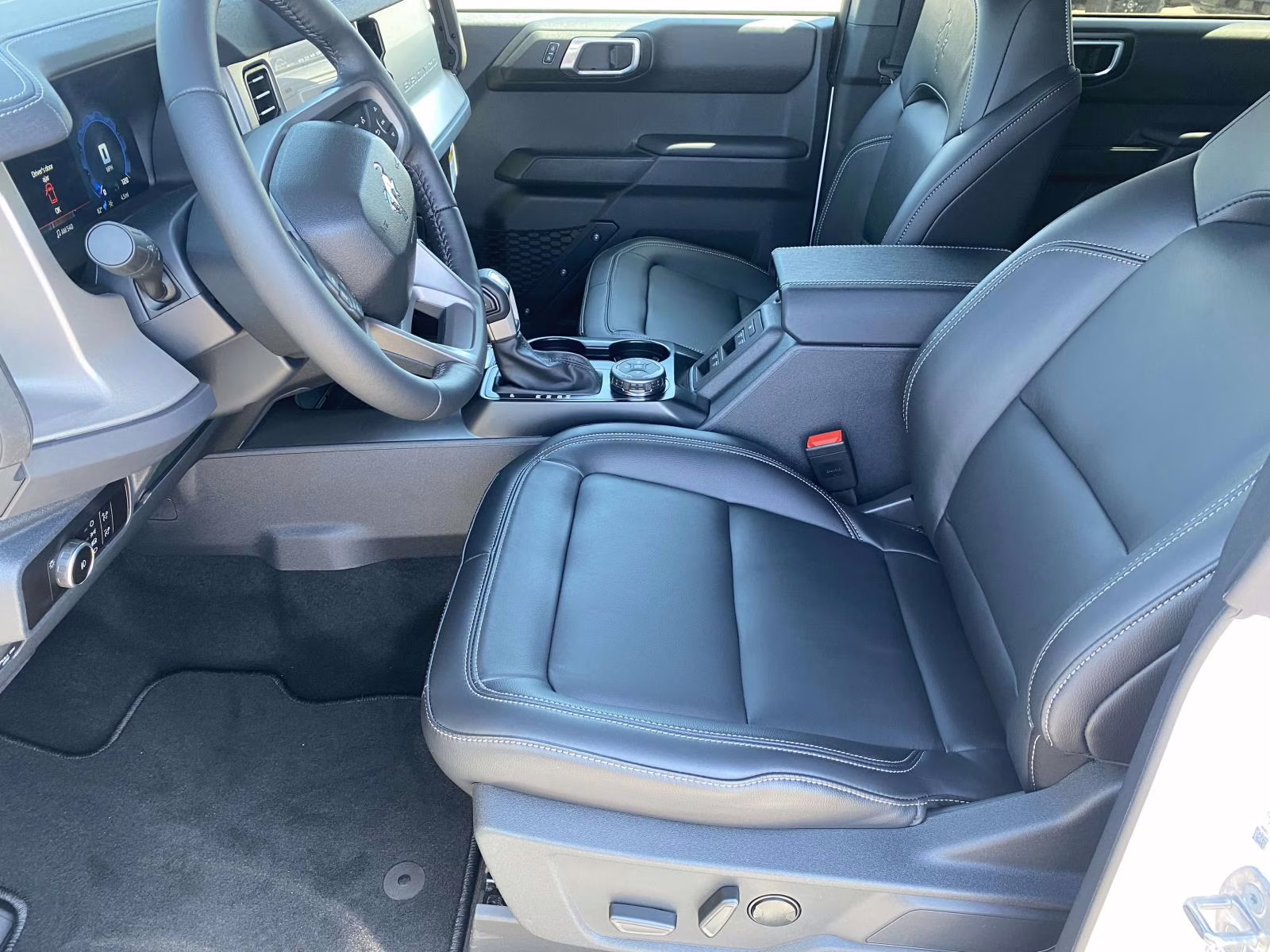 2026 Oxford White Ford Bronco Outer Banks 4X4 SUV