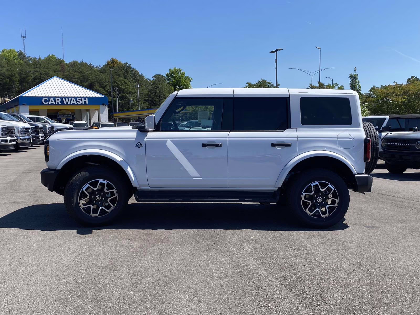 2026 Oxford White Ford Bronco Outer Banks 4X4 SUV
