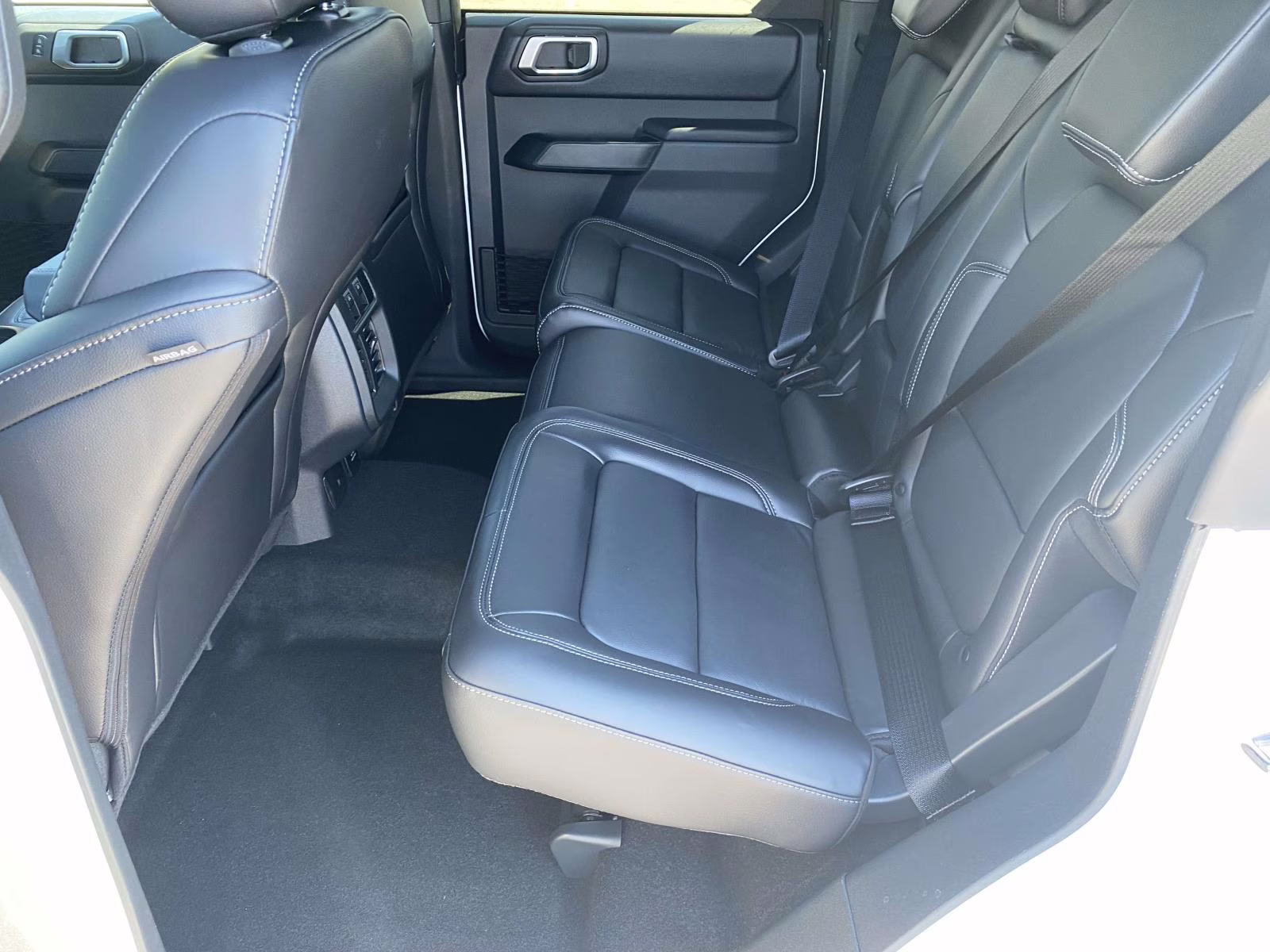 2026 Oxford White Ford Bronco Outer Banks 4X4 SUV