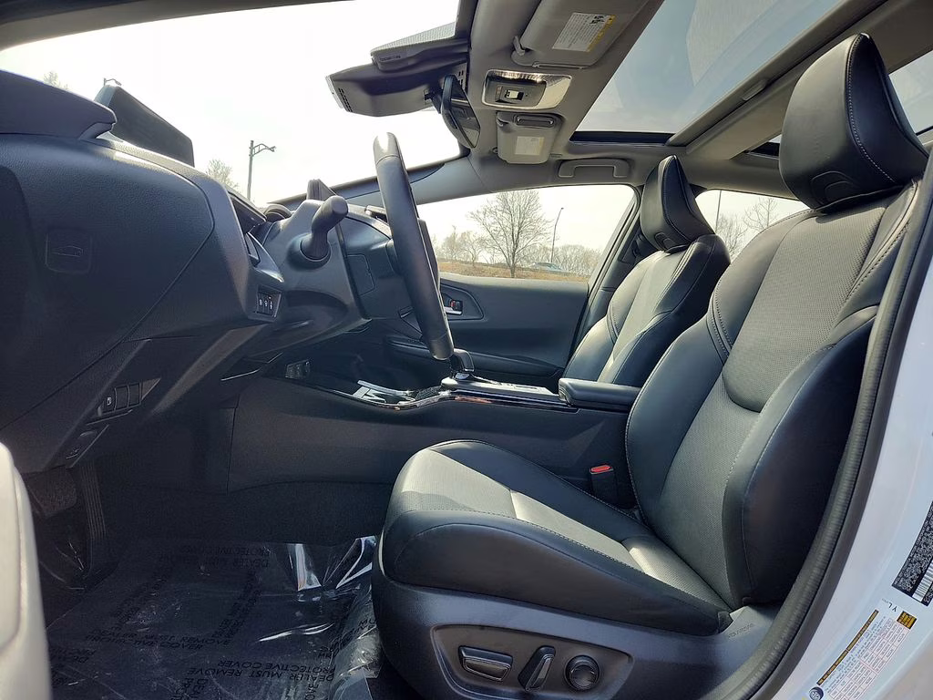 2025 Wind Chill Pearl Toyota Prius Nightshade FWD Hatchback