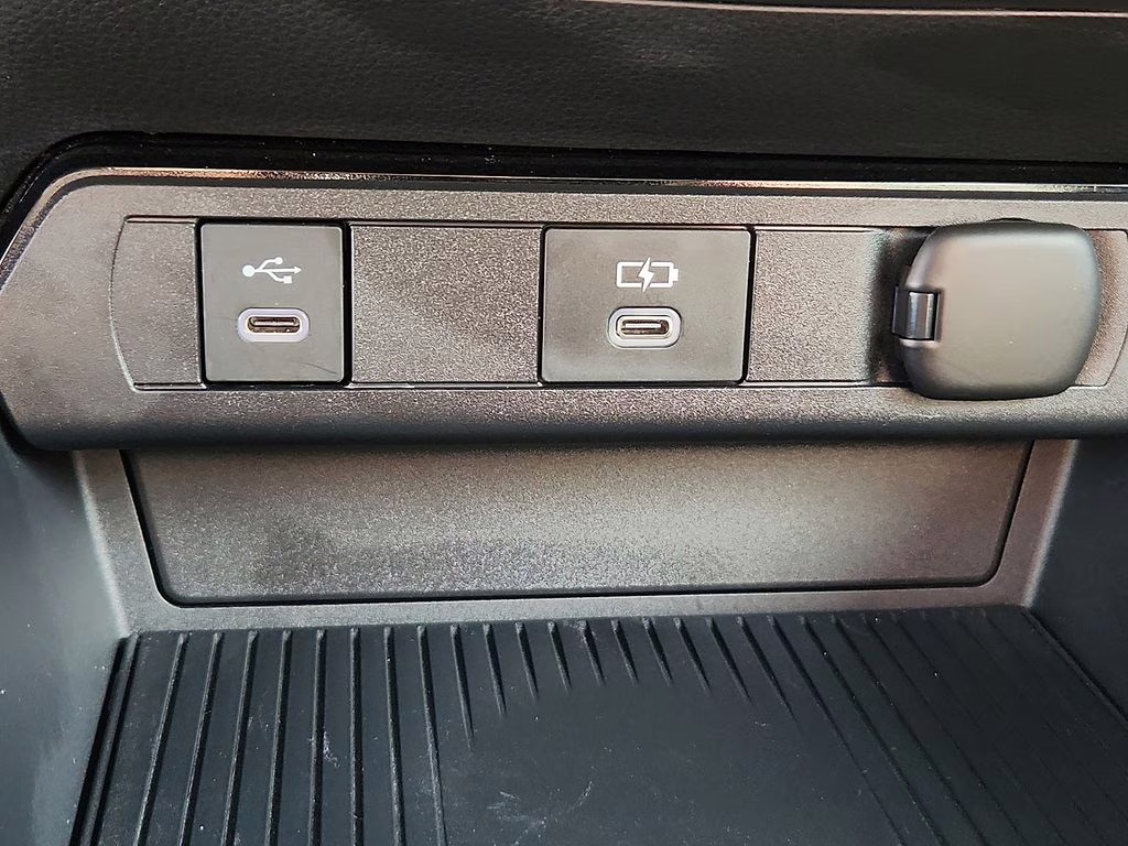 2025 Wind Chill Pearl Toyota Prius Nightshade FWD Hatchback