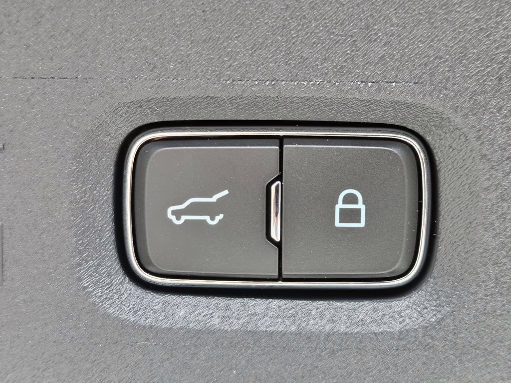 2026 Star White Metallic Tri-Coat Ford Expedition Active RWD SUV