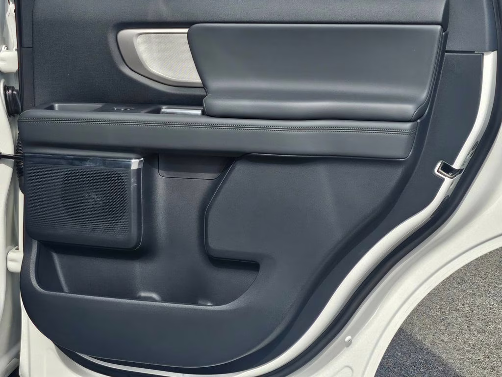 2026 Star White Metallic Tri-Coat Ford Expedition Active RWD SUV