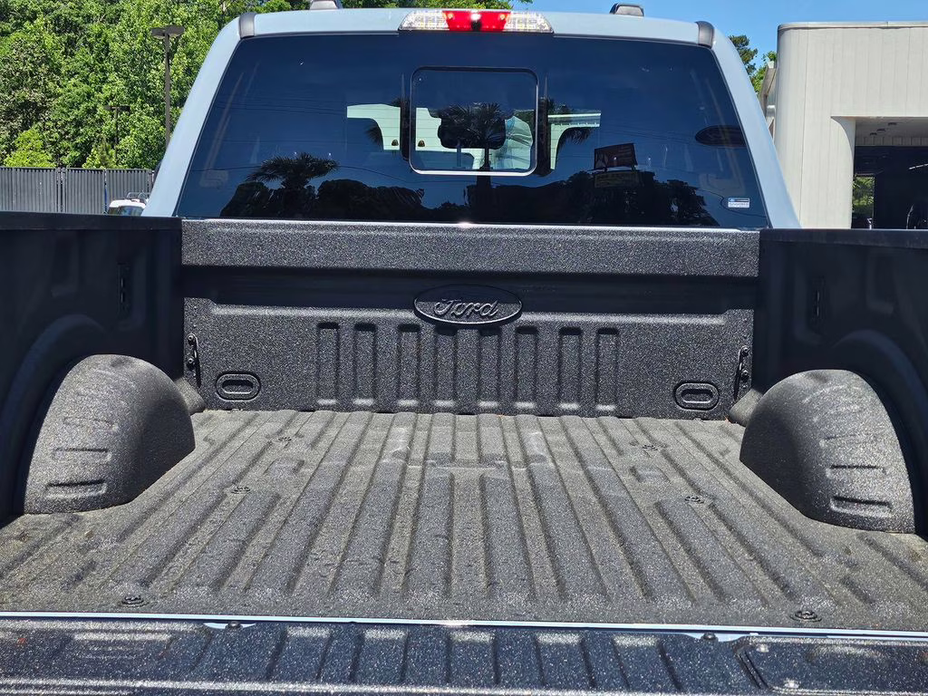 2026 Glacier Gray Metallic TriCoat Ford Super Duty F-350 SRW Lariat 4X4 Truck