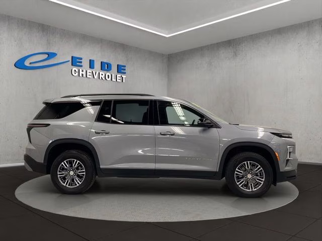 2024 Sterling Gray Metallic Chevrolet Traverse LT AWD SUV