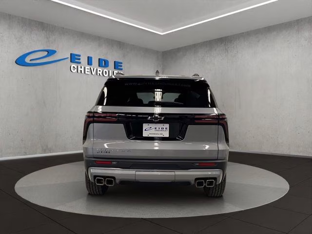 2024 Sterling Gray Metallic Chevrolet Traverse LT AWD SUV