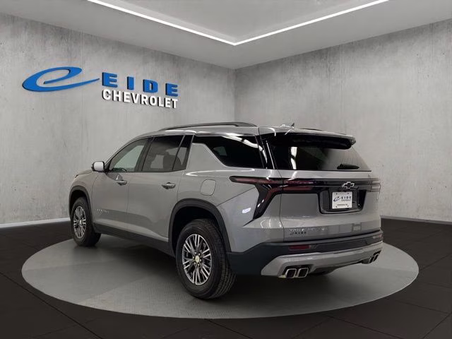 2024 Sterling Gray Metallic Chevrolet Traverse LT AWD SUV
