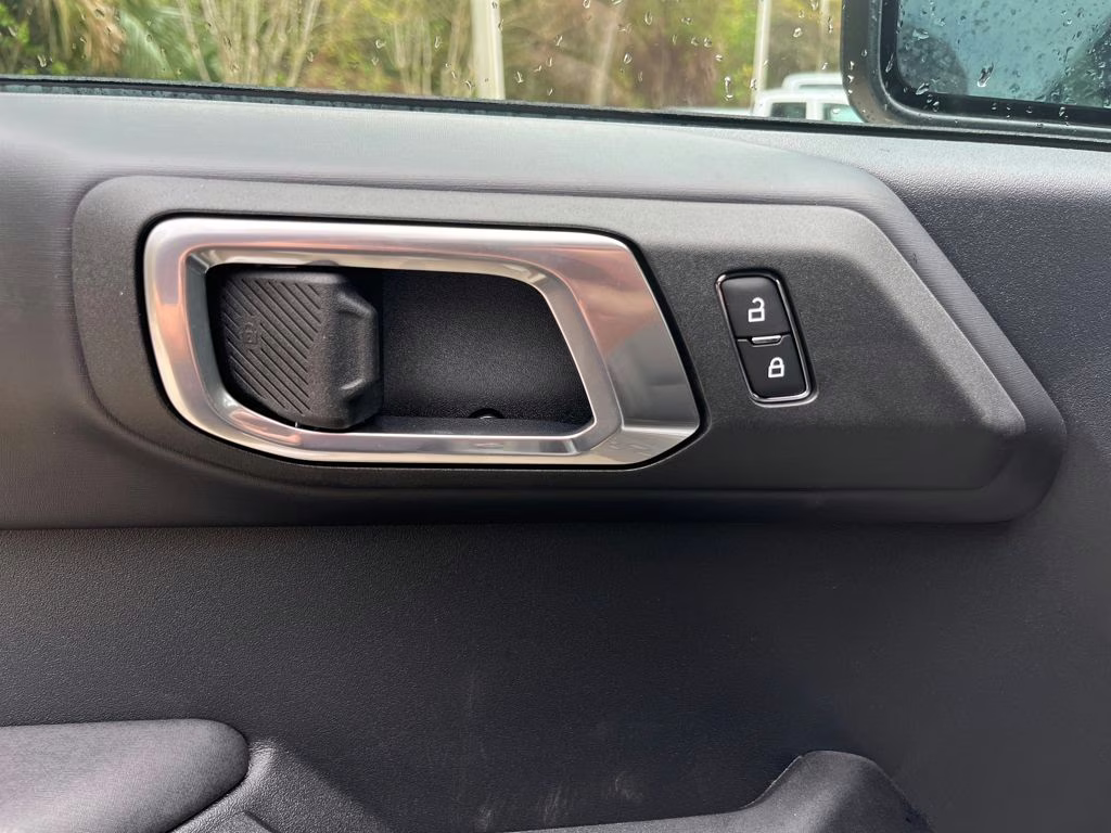 2026 Avalanche Ford Bronco Badlands 4X4 SUV